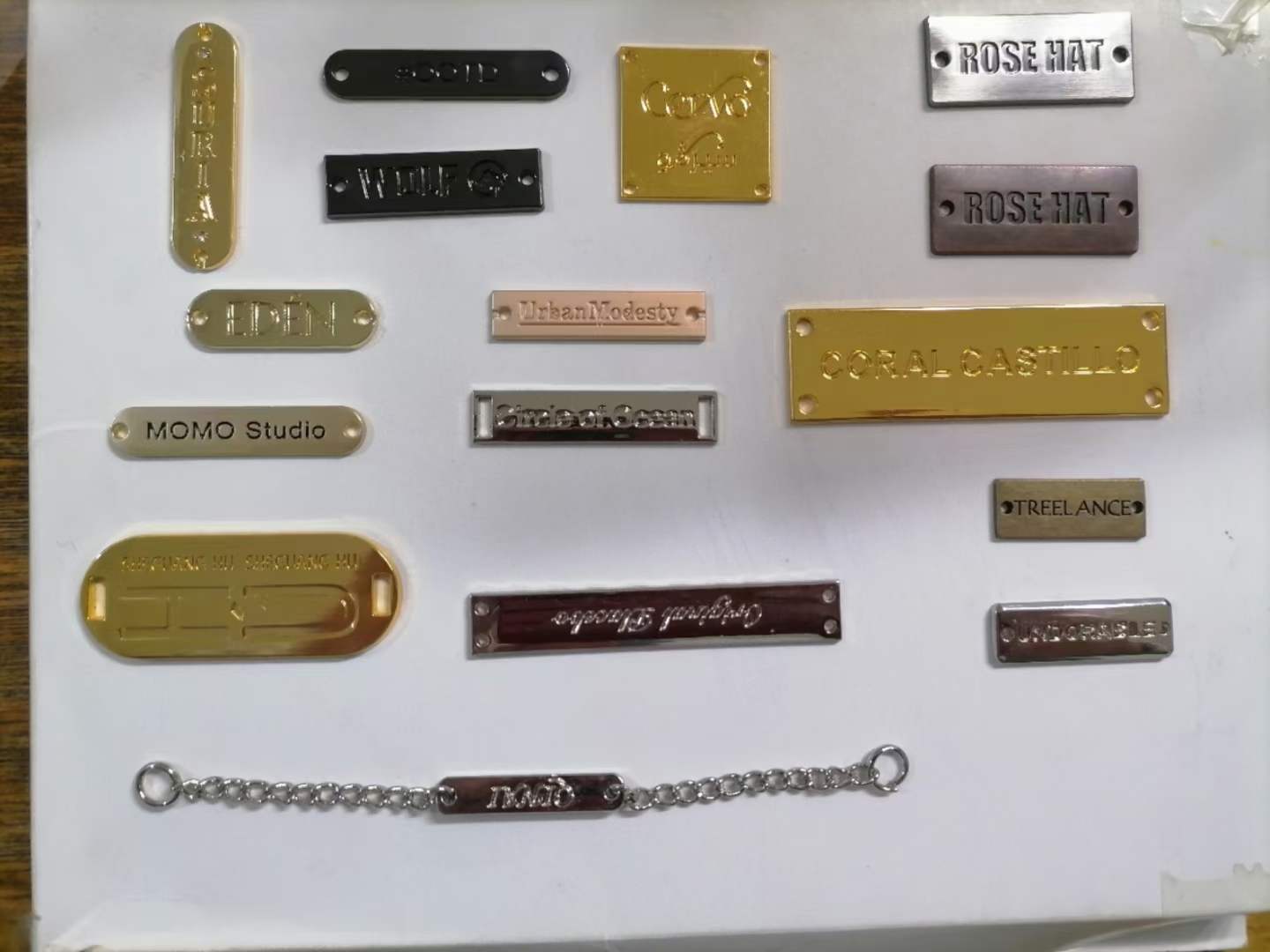custom metal bag tags in uae